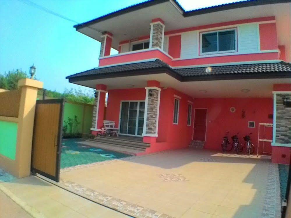 Orange Villa Chiang Mai Exteriör bild